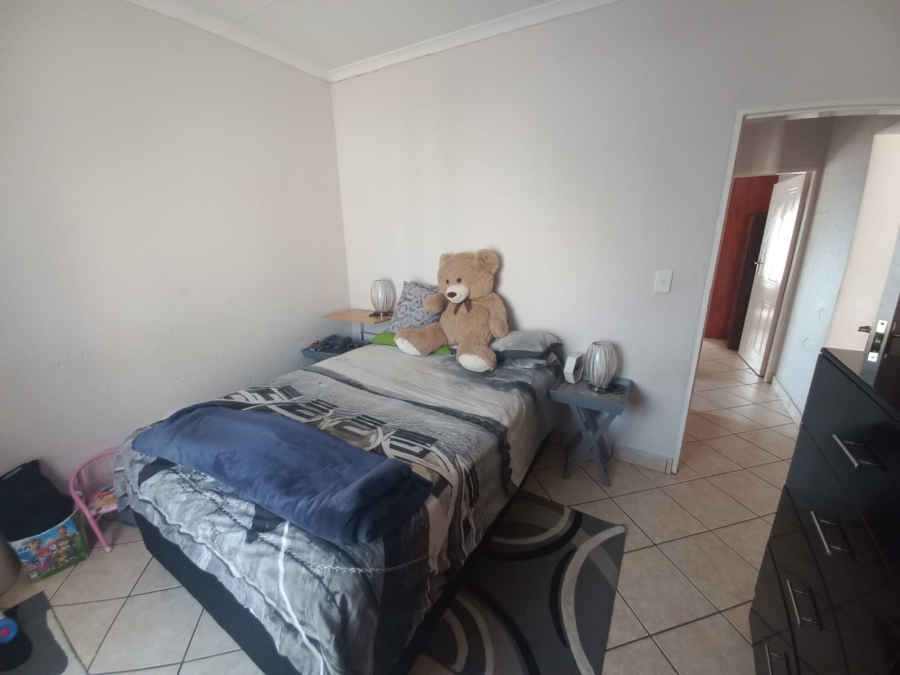 2 Bedroom Property for Sale in Waterval East North West